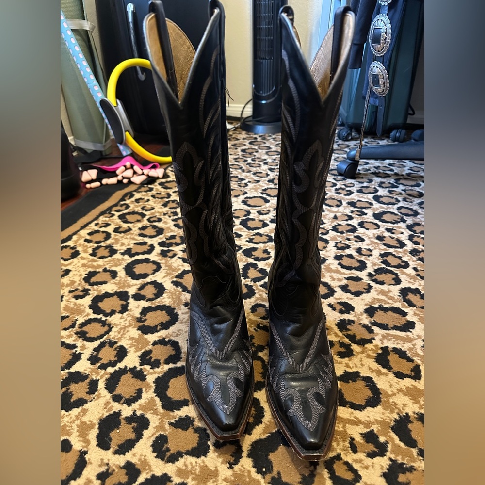 Shyanne high desert black boots size 9